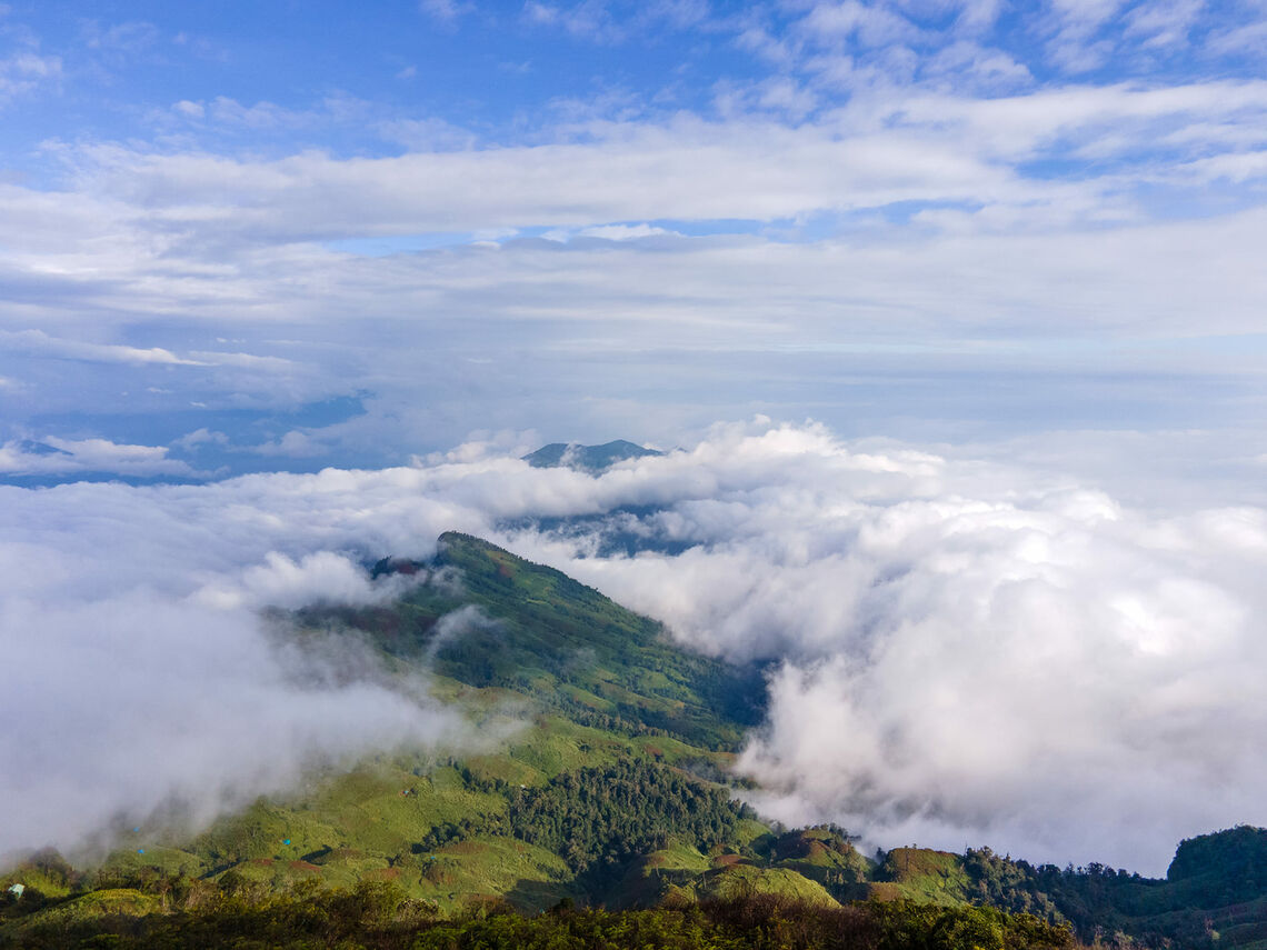 Biển mây trên đỉnh núi (Ảnh: fb. Duy Anh)