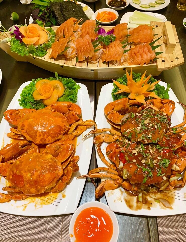 Một số món ăn tại nhà hàng Thác Bạc (Ảnh: fb. NHÀ HÀNG THÁC BẠC - Thế Giới Hải Sản & Cá)